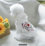 Sweater mit Herz und Kapuze