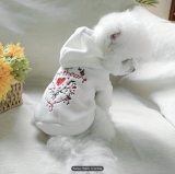 Sweater mit Herz und Kapuze